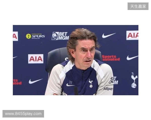 弗兰克:我不同意斯洛特的意见,范德芬不铲抢就不是合格后卫 弗兰克:我不同意斯洛特的意见,范德芬不铲抢就不是合格后卫